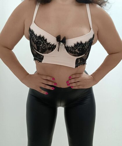 Zrela, njegovana, temperamentna